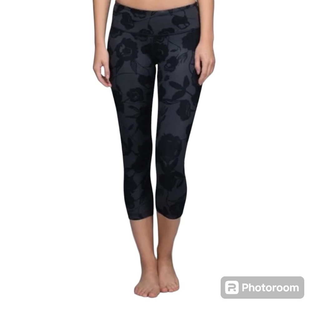 Lululemon Brisk Bloom Wunder Under Capri Floral Leggings